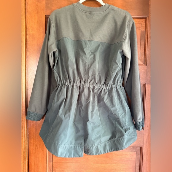 Athleta Triumph Hybrid Sweatshirt - Picture 3 of 8